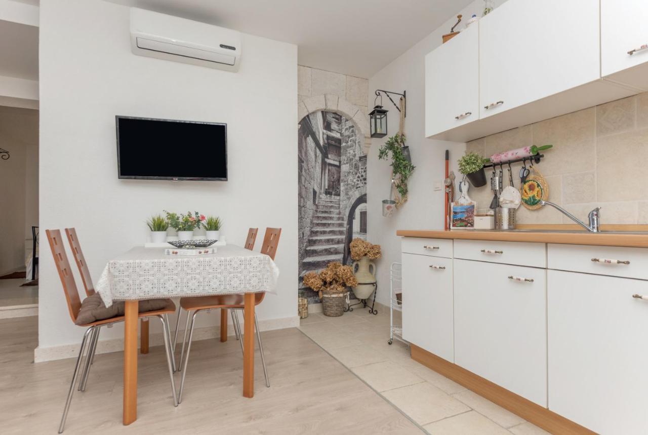Antunovic Apartment